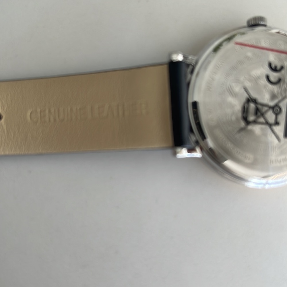 Versace
2-Hand Quartz Leather Strap
Watch, 36mm - Picture 7 of 13
